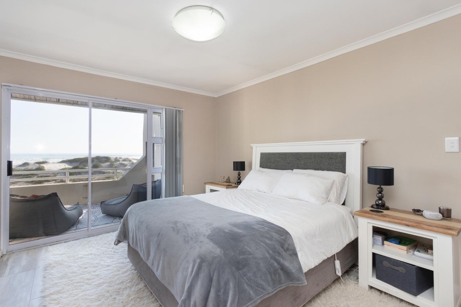 To Let 3 Bedroom Property for Rent in Van Riebeeckstrand Western Cape